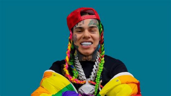 6ix9ine Biography - Facts, Childhood, Family Life & Achievements