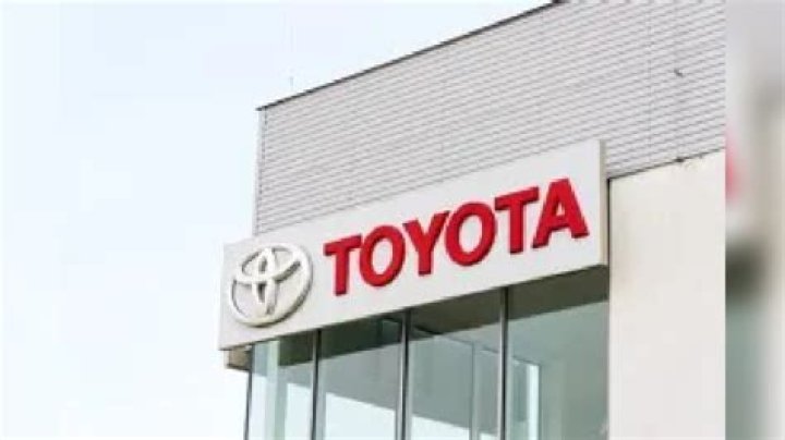 
8 automakers to recall over 1 lakh vehicles over faulty parts 