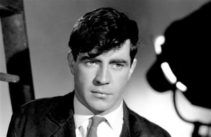 Alan Bates Biography - Facts, Childhood, Family Life & Achievements
