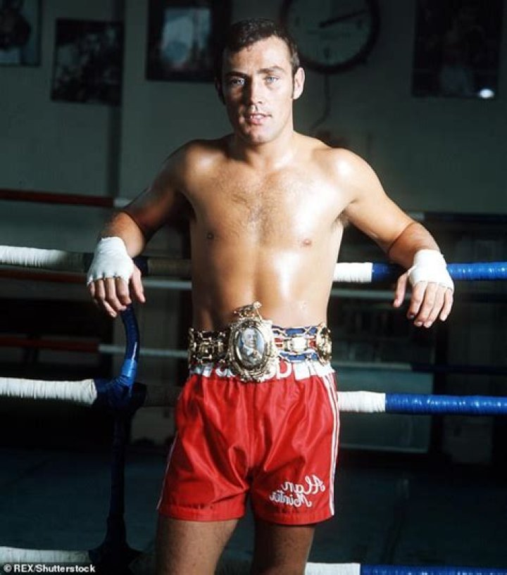 Alan Minter Biography - Facts, Childhood, Family Life & Achievements