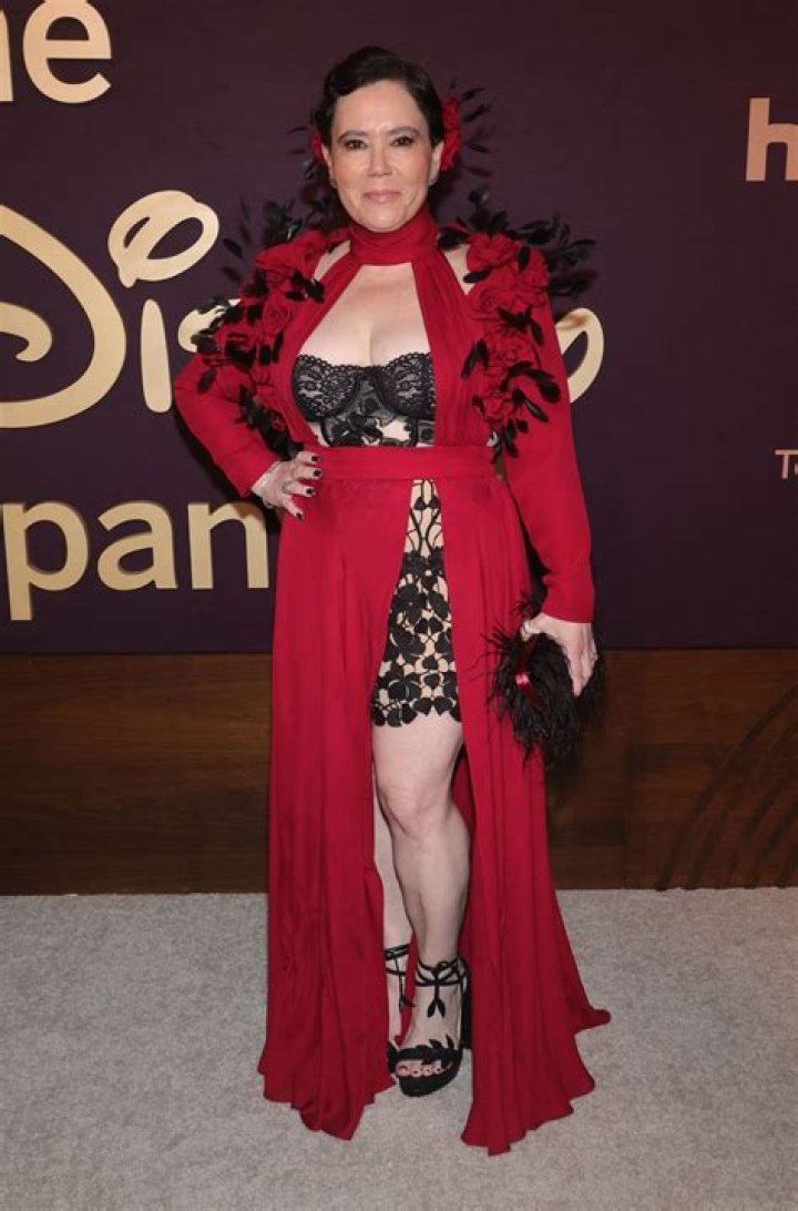 Alex Borstein Biography - Facts, Childhood, Family Life & Achievements