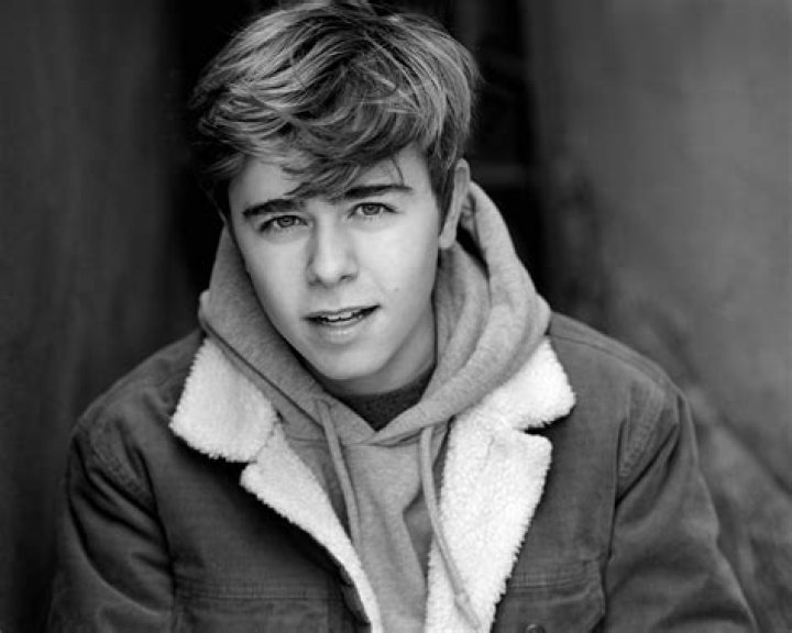 Alexander Elliot Wiki, Age, Height, Girlfriend, Parents & More