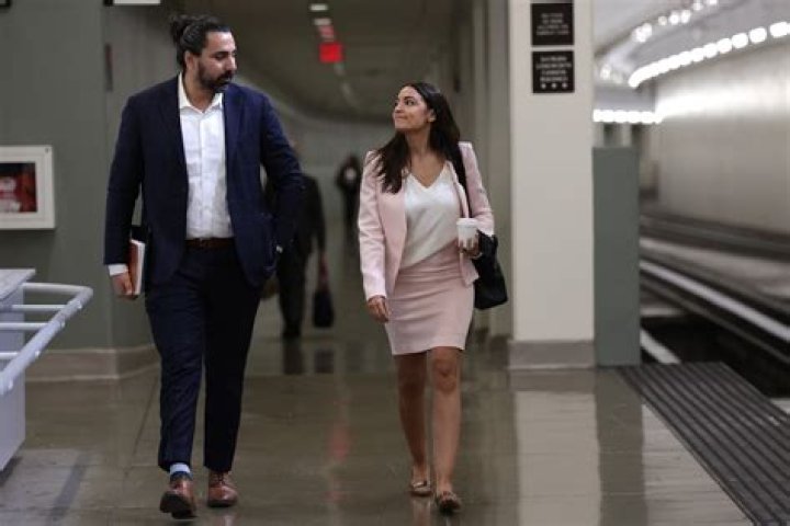 Alexandria Ocasio-Cortez height: How tall is AOC?