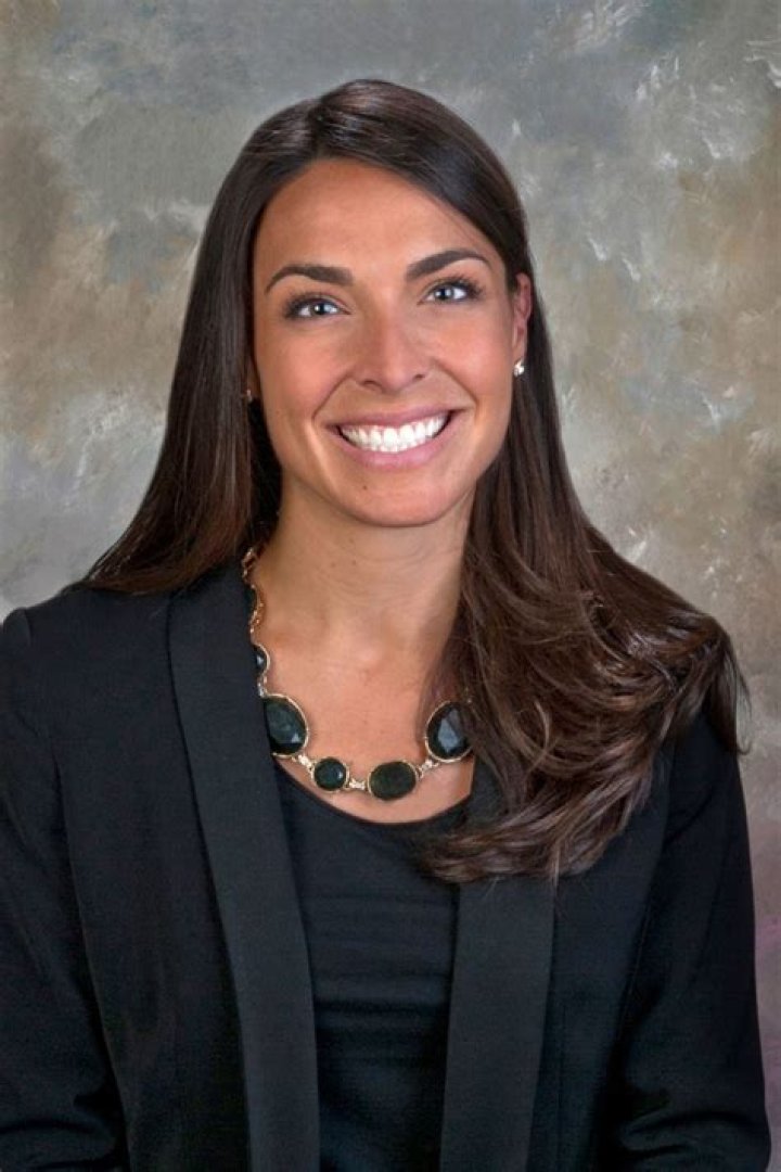 
Alison Beam Age, Birthday, Wikipedia, Who, Nationality, Biography 