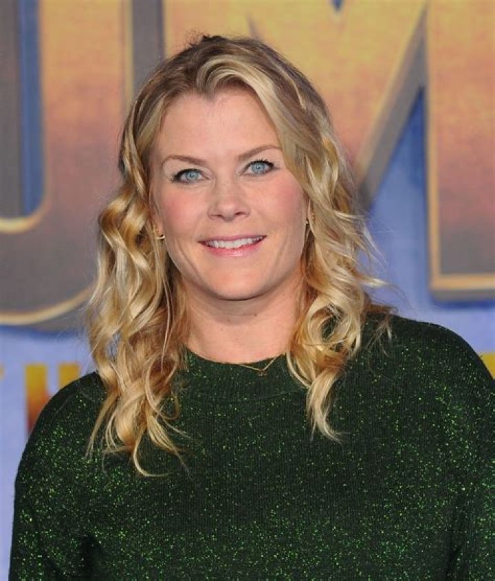 Alison Sweeney Biography - Facts, Childhood, Family Life & Achievements