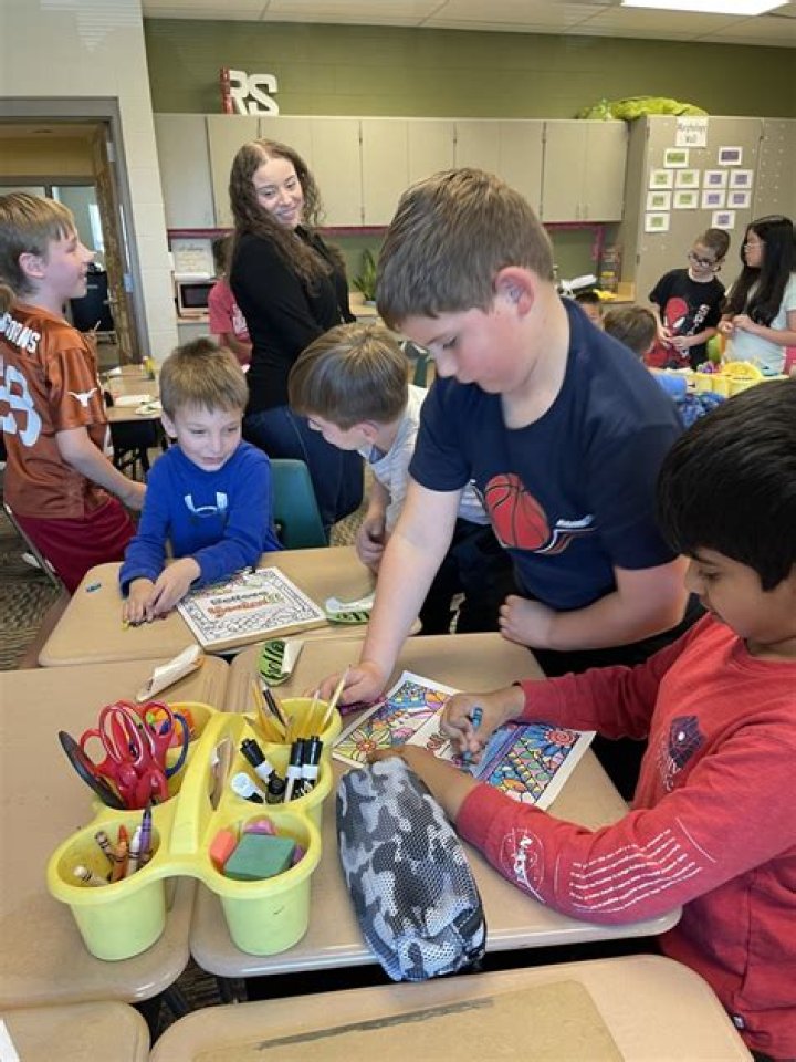 Amy Simpson Passes Away, Elm tree elementary school, Bentonville principal