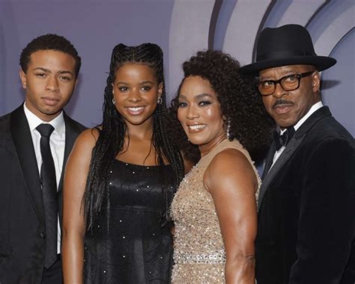 Angela Bassett family, wife, children, parents, siblings