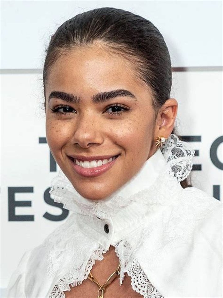 Antonia Gentry Wiki, Age, Birthday, Boyfriend, Net Worth, Height & More