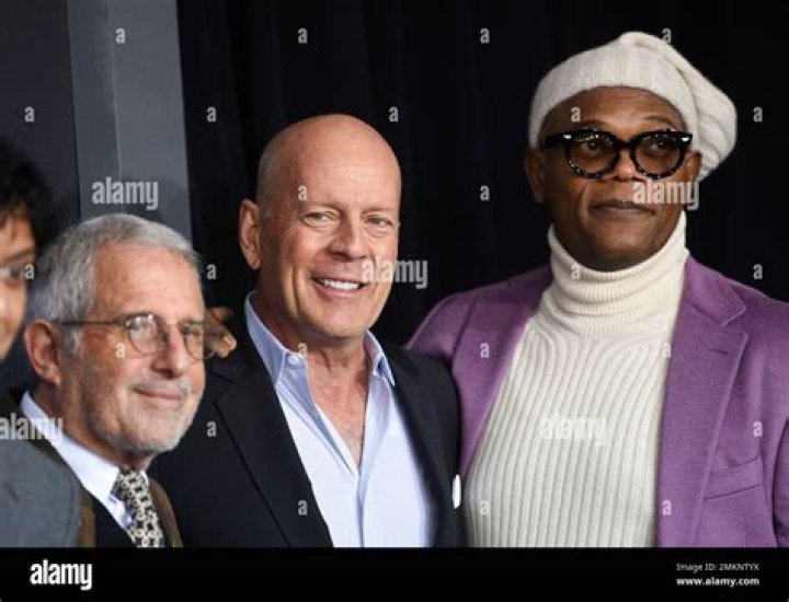 Are Bruce Willis and Samuel L. Jackson friends?