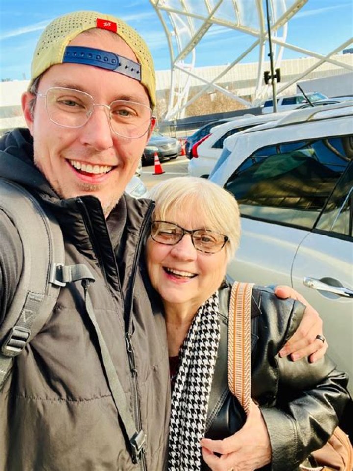 Are Lizzo parents alive?