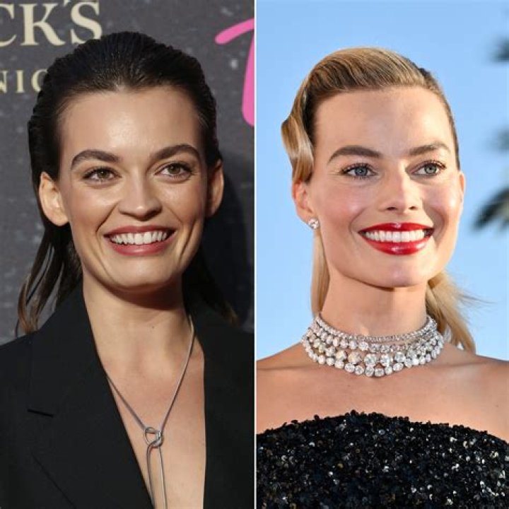 Are Margot Robbie and Emma Stone related? Do Margot Robbie and Emma Stone look alike?