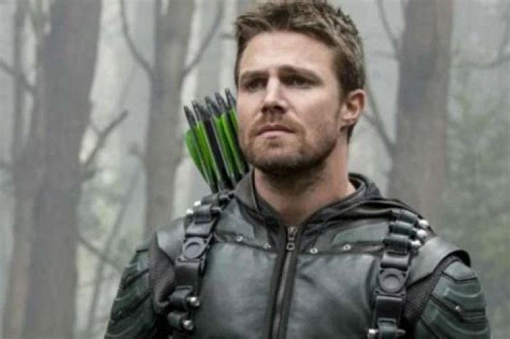 Arrow Star Stephen Amell Gets Emotional Revealing Season 8 Will Be The Last