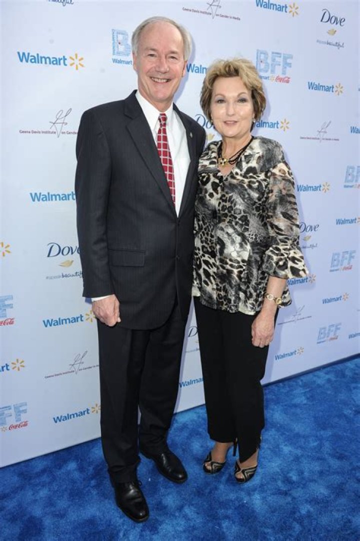 Asa Hutchinson Wife: Who is Susan Burrell Hutchinson?