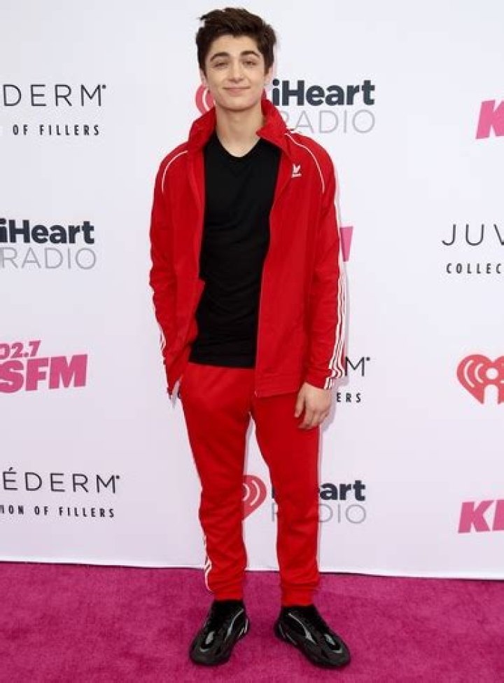 Asher Angel Height Weight Shoe Size Body Measurements Facts