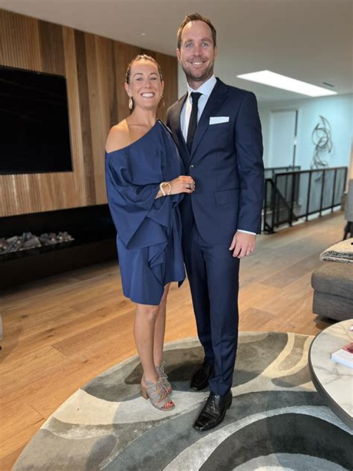 Ashley Kutcher (Singer) Wiki, Bio, Age, Height, Weight, Affair, Net Worth, Boyfriend, Facts