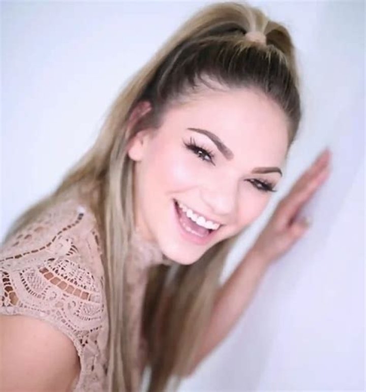 Athena Faris (Actress) Wiki, Biography, Age, Height, Weight, Measurements, Boyfriend, Net Worth, Facts