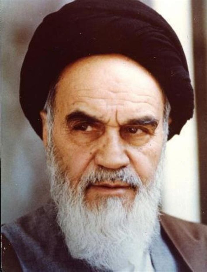 Ayatollah Khomeini Biography - Facts, Childhood, Family Life & Achievements