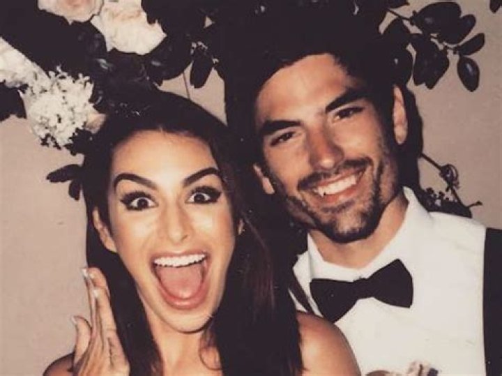 Bachelor In Paradise Alums Ashley Iaconetti And Jared Haibon Get Married In Fairytale Wedding