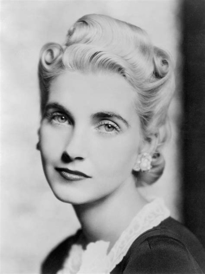 Barbara Hutton Biography - Facts, Childhood, Family Life & Achievements