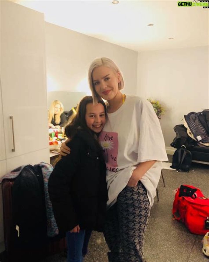 Beau Gadsdon Age, Wiki, Biography, Height, Partner, Instagram