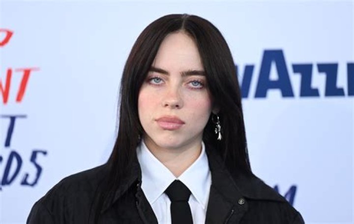 Billie Eilish Biography - Facts, Childhood, Family Life & Achievements