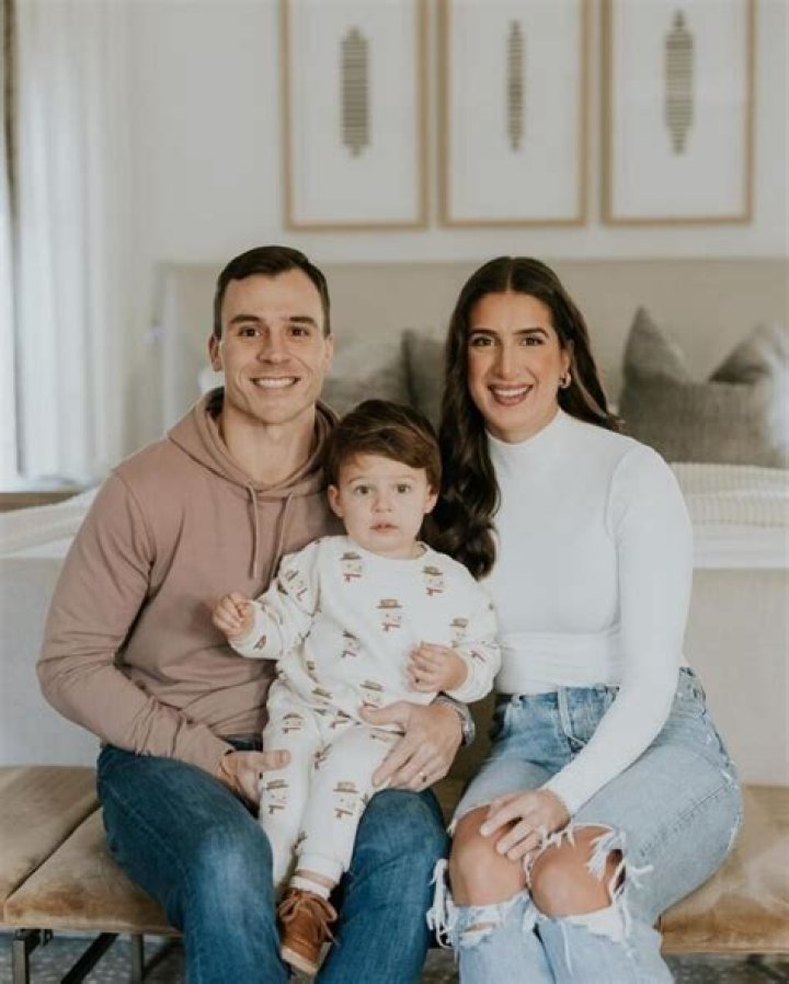 Bio, Wiki, Age, Height, And Husband