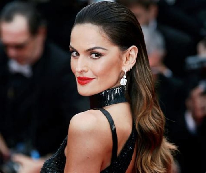 Brazilian Model Izabel Goulart Shares Swimsuit Photos 