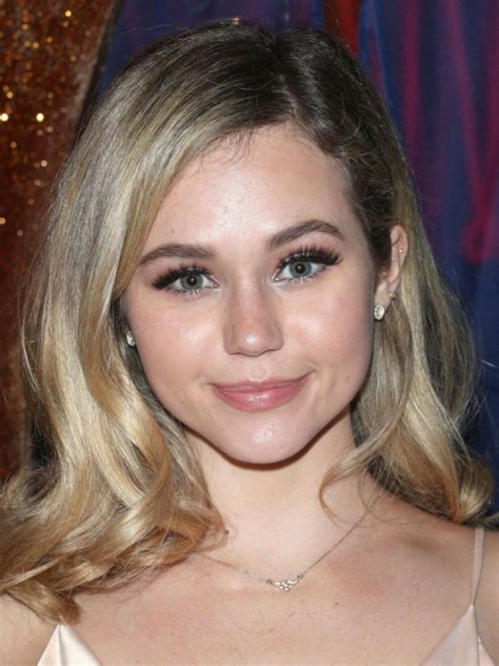 Brec Bassinger – Bio, Facts & Family Life of Actress & Social Media Personality