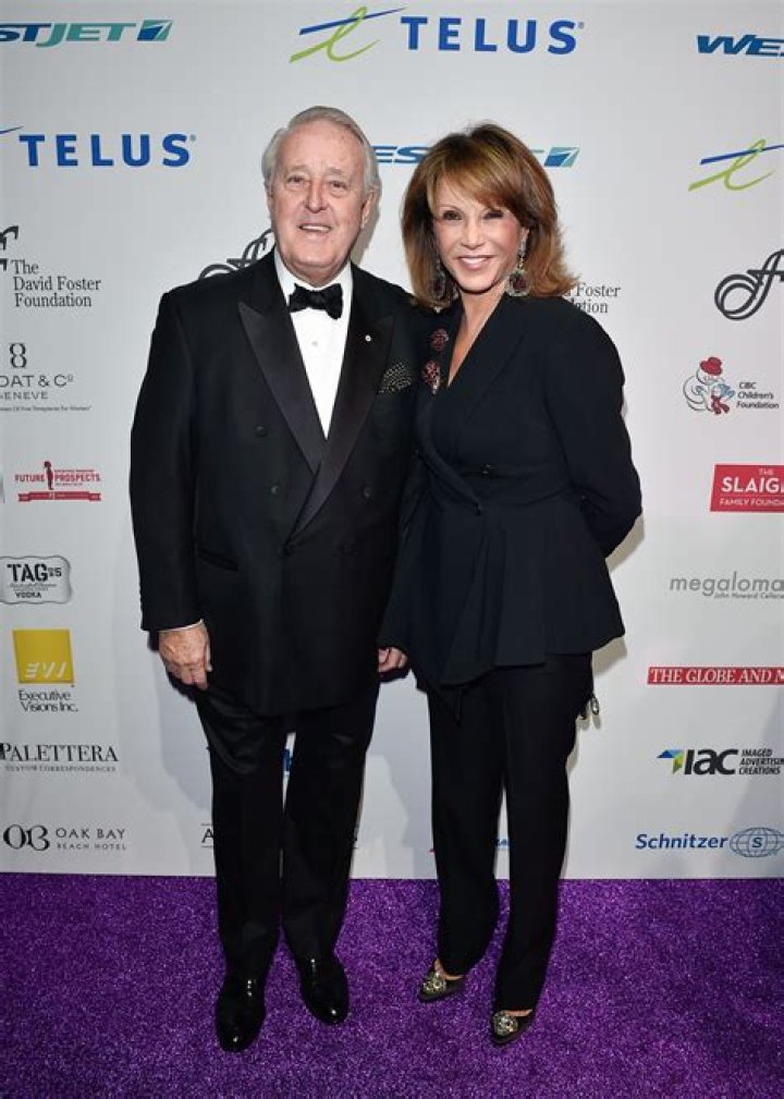 Who is Caroline Burt? Wiki, age, height, children, divorce, Instagram