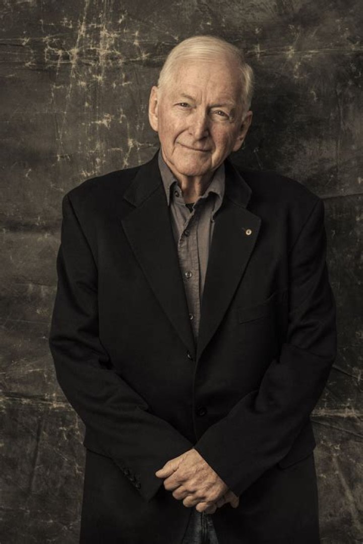 Bryce Courtenay Biography - Facts, Childhood, Family Life & Achievements