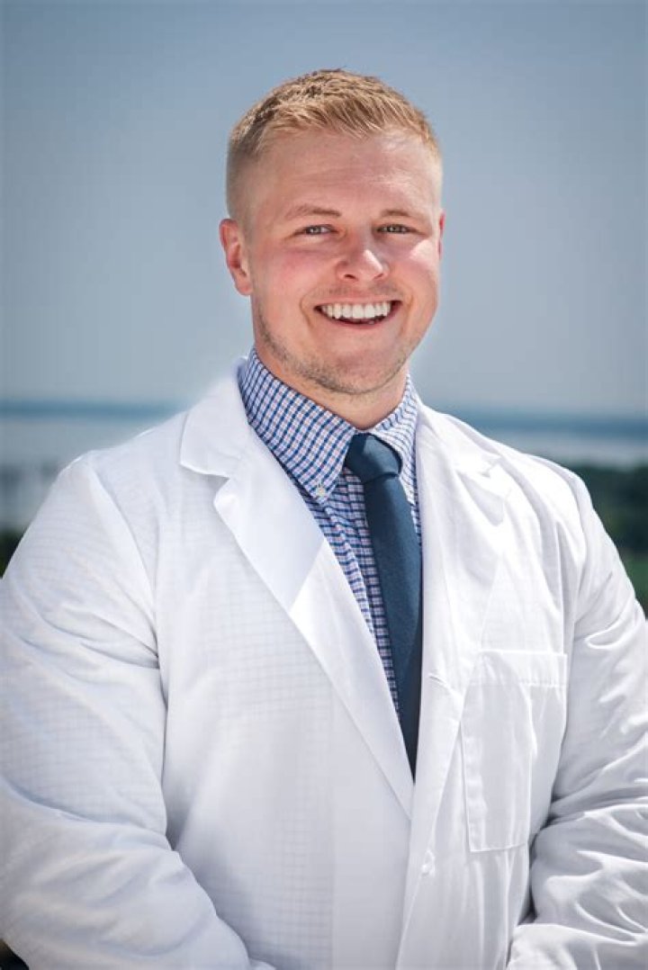 Dr. Calvin Mar, MD – Orland Park, IL