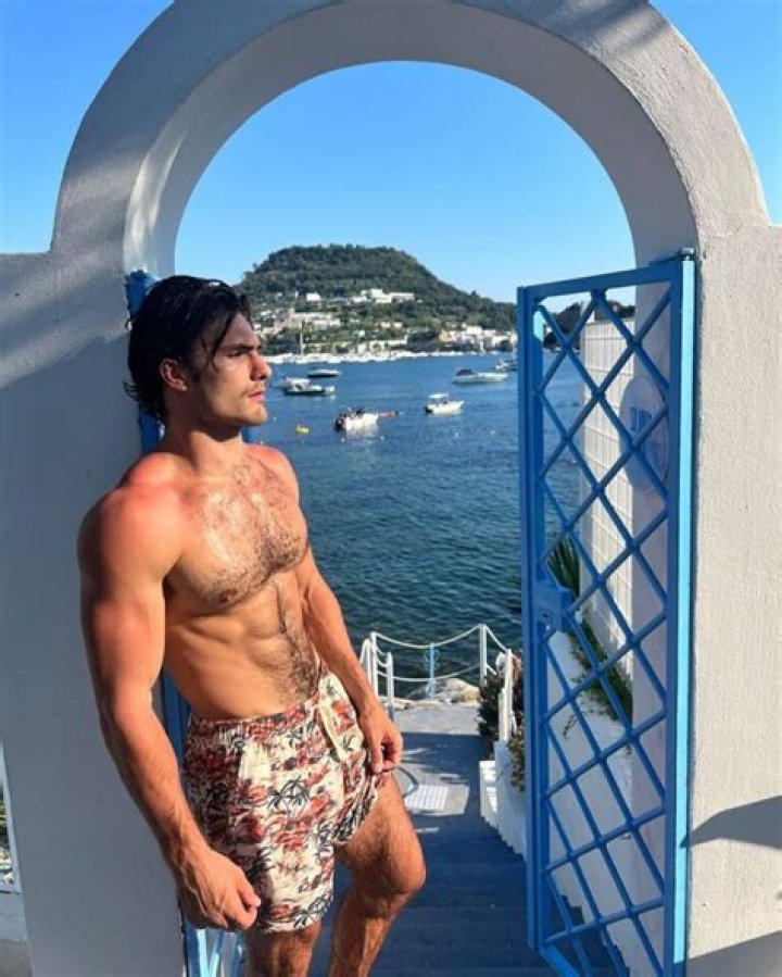 Carlos Rivera Height, Weight, Net Worth, Age, Birthday, Wikipedia, Who, Nationality, Biography