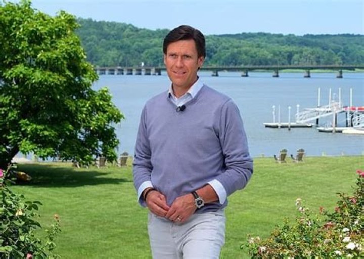 CBS: What Illness Does Lee Cowan Have? Fans Are Worried About His Health