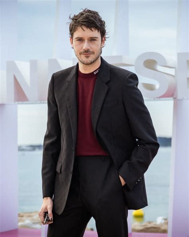 Cesar Domboy Wiki, Wife, Age, Girlfriend, Height & Net Worth