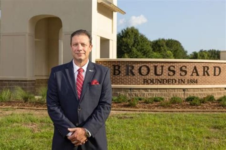 Charles Langlinais Obituary, the mayor of Broussard