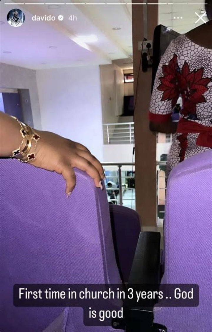 
Chioma Praised For Taking Davido To Church For The First Time In Three Years 