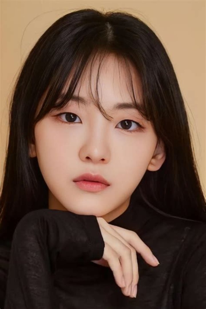 Cho Yi-Hyun Wiki, Boyfriend, Age, Height & Net Worth
