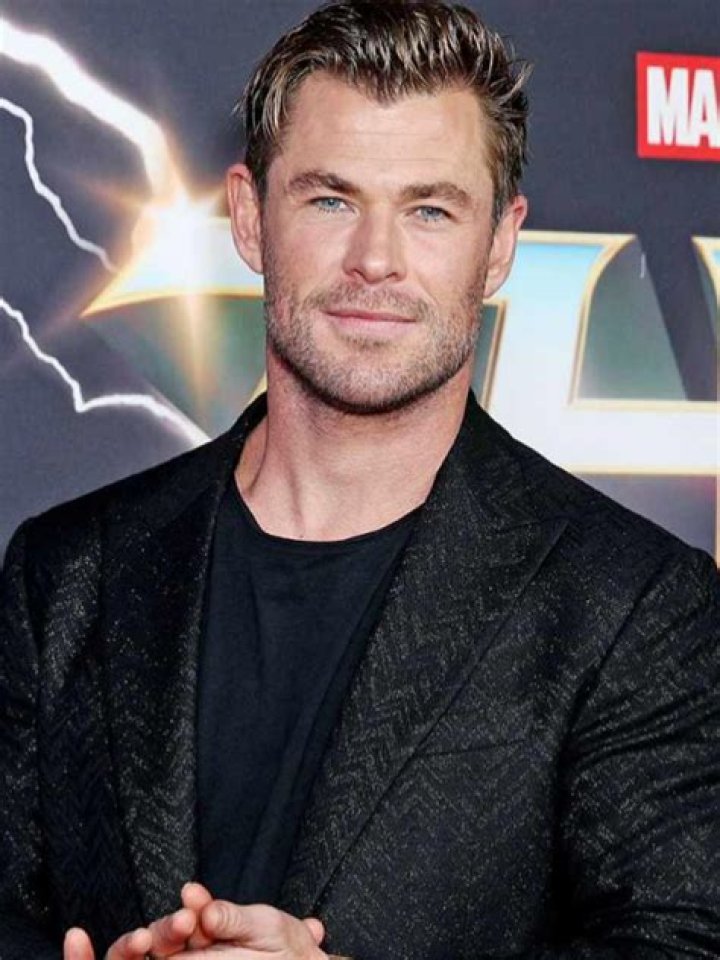 Chris Hemsworth – Height, Weight, Measurements & Bio