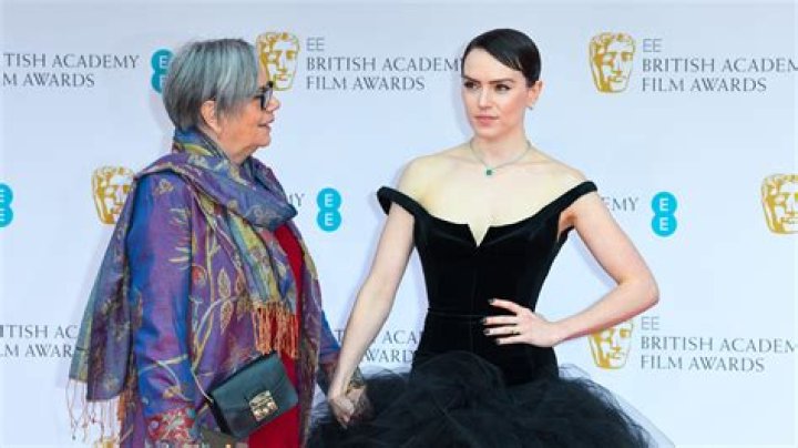 Daisy Ridley ends her social media hiatus, declares “Year of Yes”