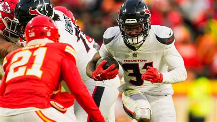 Dameon Pierce age, height, ethnicity, family, college, 40 time, draft, trade, net worth, Instagram