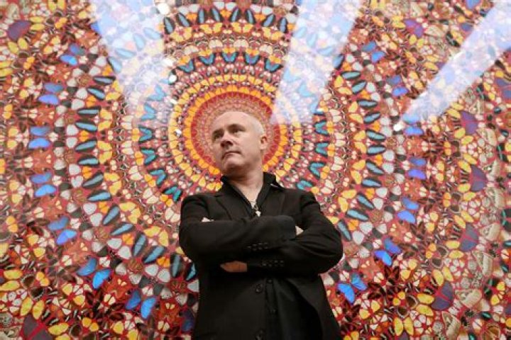 Damien Hirst Biography - Childhood, Life Achievements & Timeline