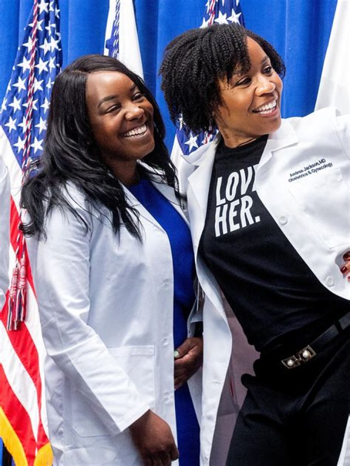 Dr. Daniel Lee, MD – Chicago, IL