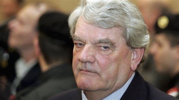 David Irving Biography - Facts, Childhood, Family Life & Achievements