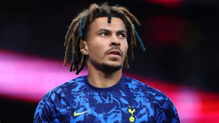 Dele Alli Biography - Facts, Childhood, Family Life & Achievements