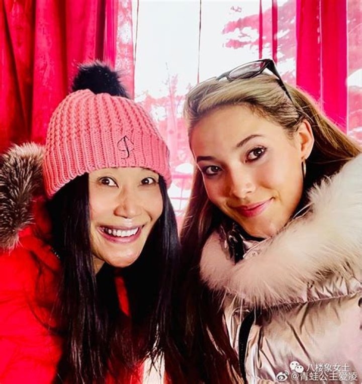 Does Eileen Gu have a father?