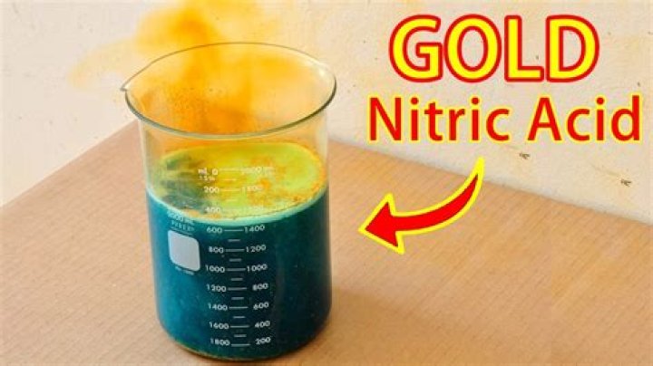Does nitric acid dissolve gold