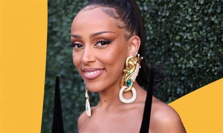 Does she have brothers and sisters?