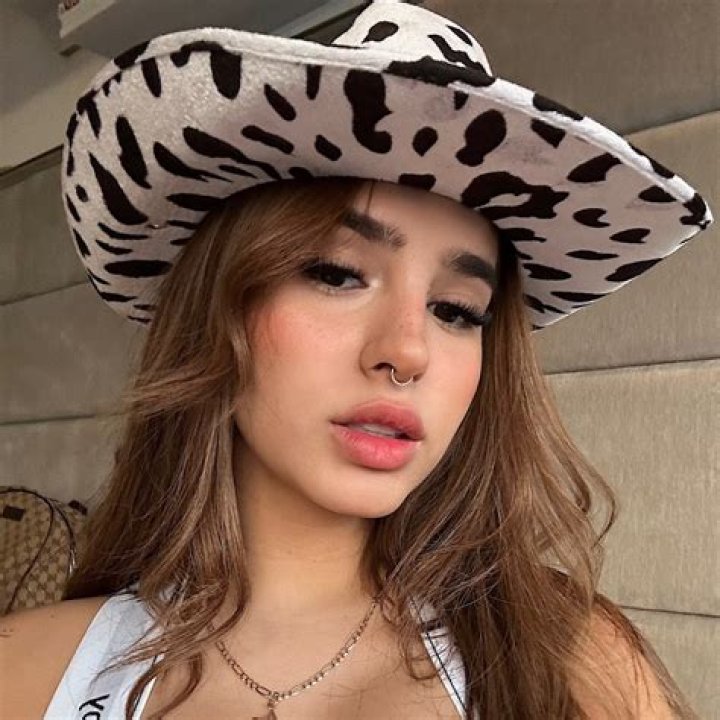 Domelipa Biography - Facts, Childhood, Family Life & Achievements