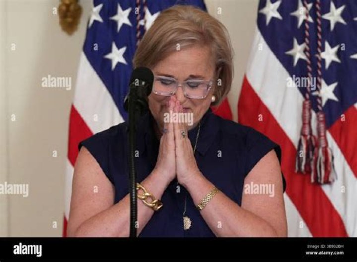 Dorothy Bush Koch Biography – Facts, Childhood, Family Life, Achievements