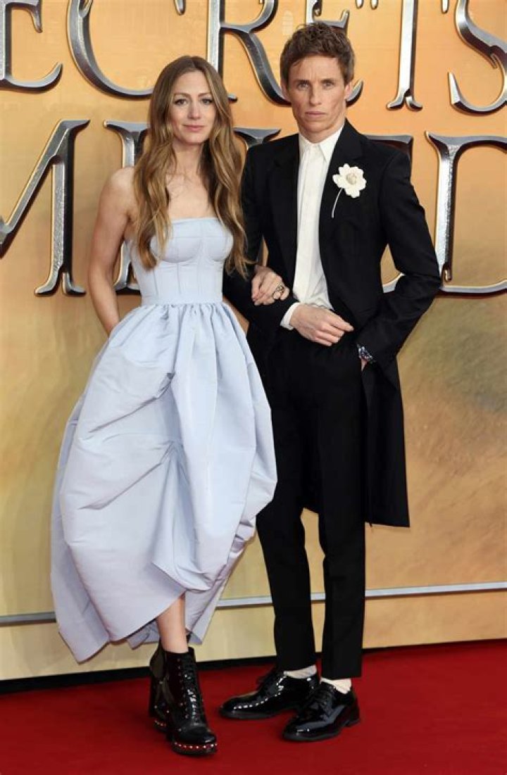 Eddie Redmayne Wife: Hannah Bagshawe Age, Net Worth, Wiki, Height, Birthday, Wedding Dress, Movies, School
